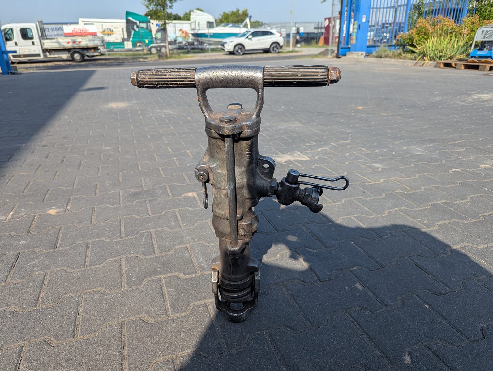 Kraus Baumaschinen GmbH • BH16 • BBG Böhler