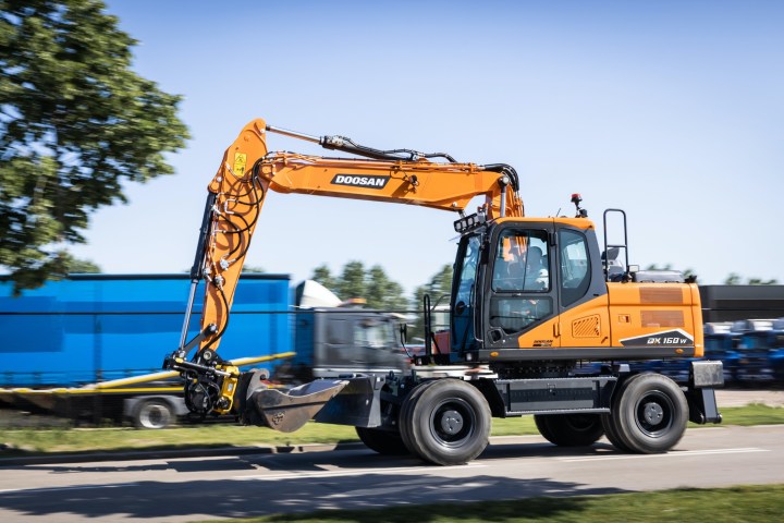 20210601_doosan_dx160w_action_10_edit-1656509487