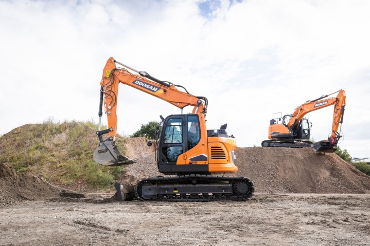 20210823_doosan_dx140lcr_action_35-1656509939