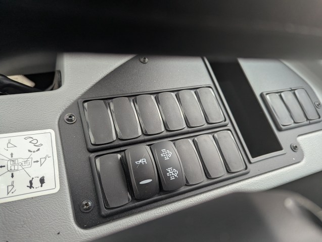 PXL_20260819_070047095