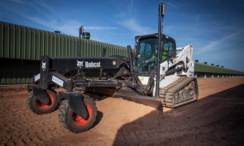 t770_bobcat_kompaktraupe_anbaugeraet-anbaugrader-3-1668597074
