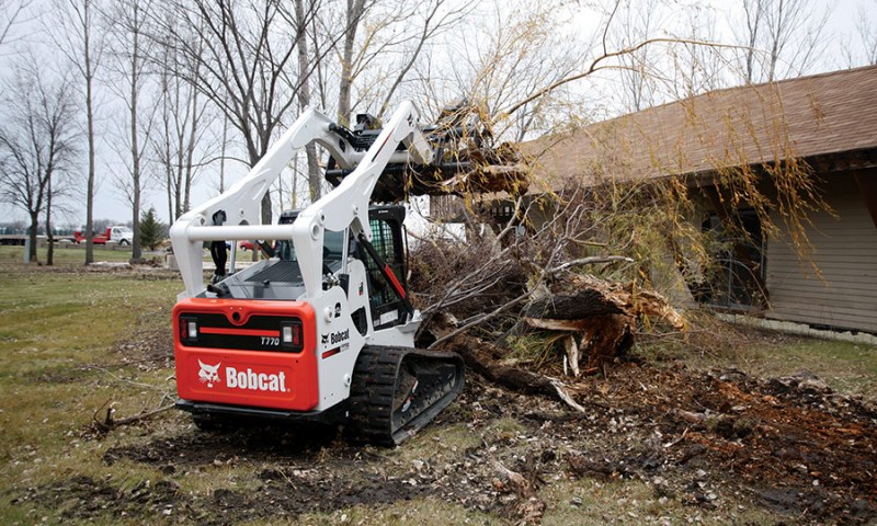 t770_bobcat_kompaktraupe_anbaugeraet-industriegreiferschaufel-2-1668597074